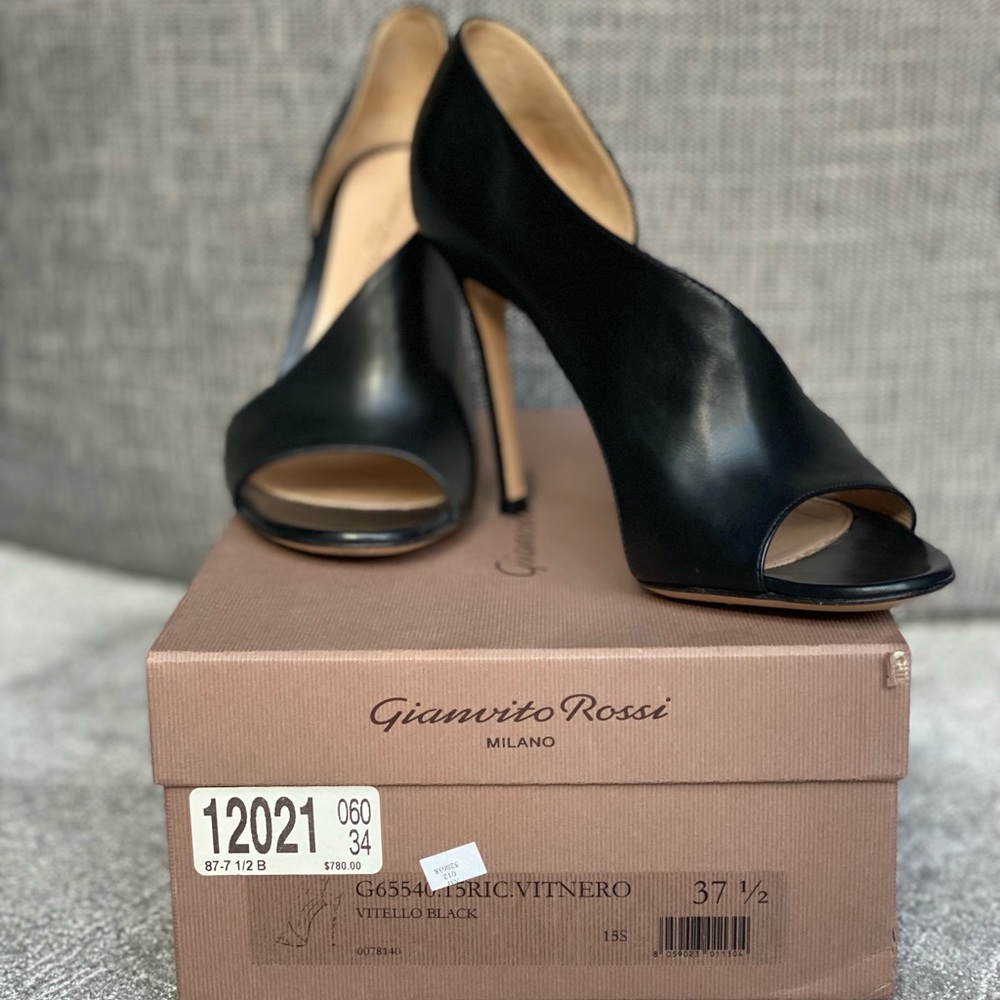Gianvito Rossi Women's Black Cutout
Leather Pumps